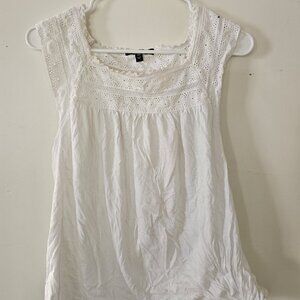 Banana Republic white lace Sleeveless top. Xsmall